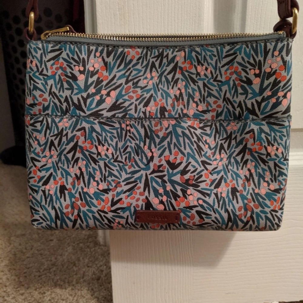 ✨Fossil crossbody purse